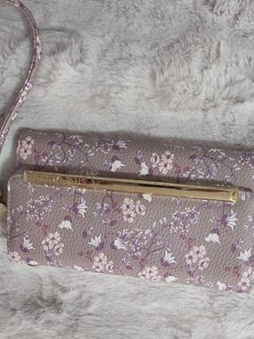 STEVE MADDEN Floral Embossed Leather Crossbody Clutch - Pink Lavender